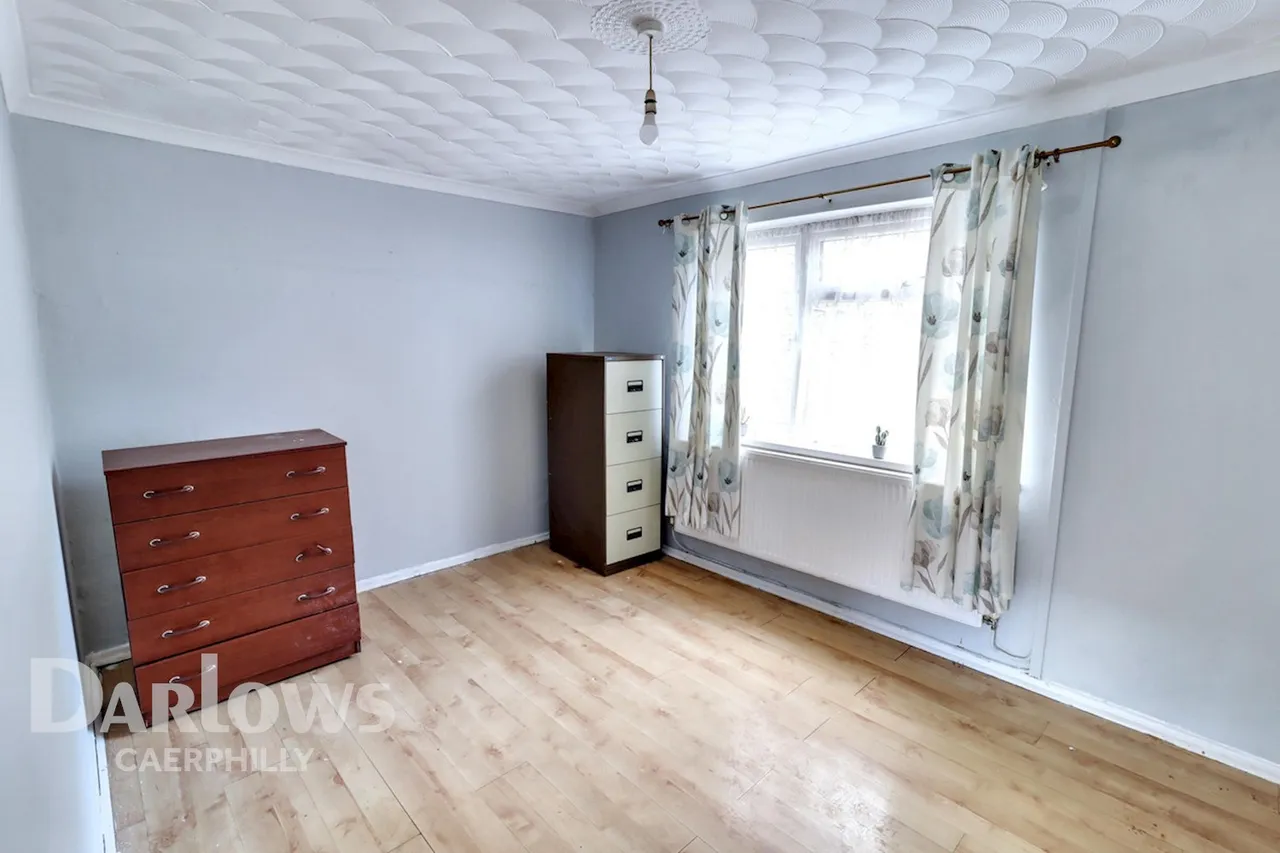 Commercial Street, Hengoed, photo 10