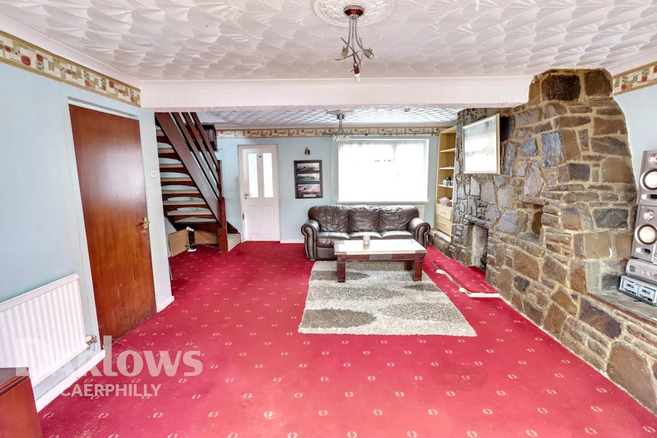 Commercial Street, Hengoed, photo 5