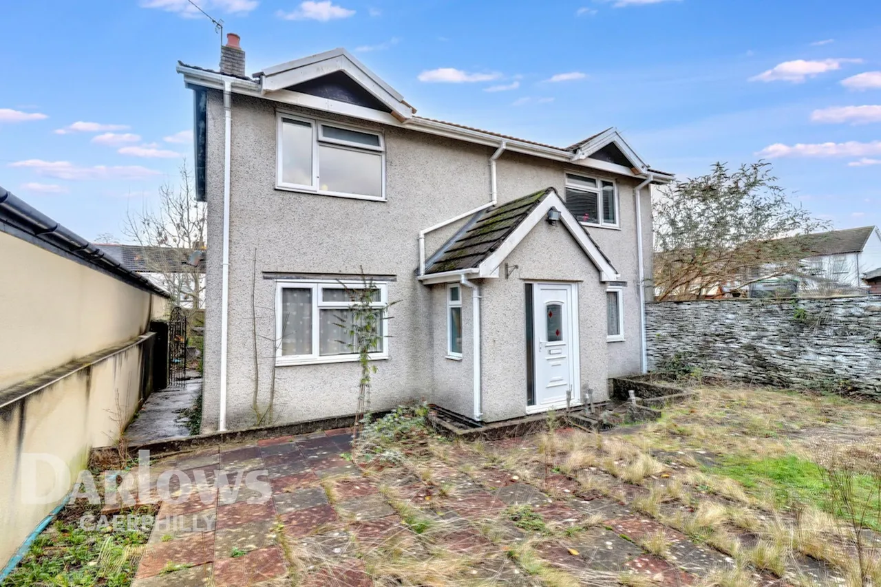 4 bed house for sale, Commercial Street, Hengoed