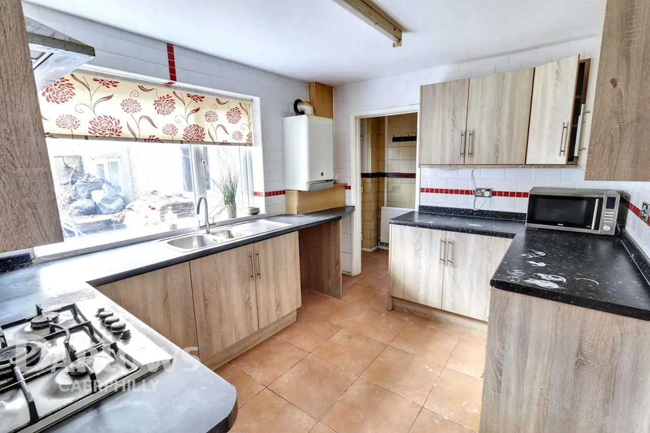 Commercial Street, Hengoed, photo 6
