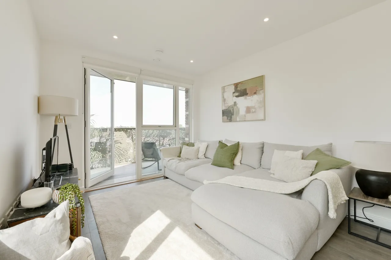 Acton, W3, photo 3