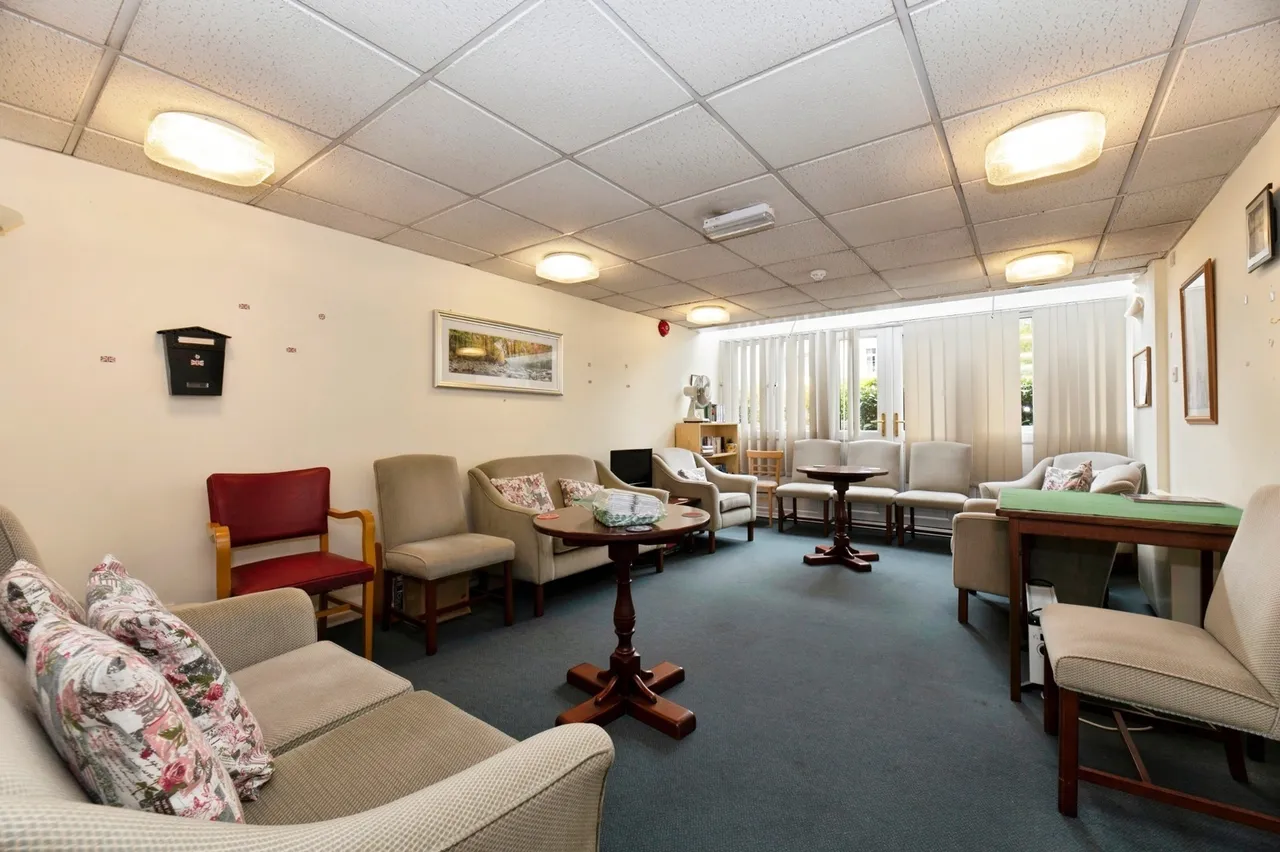 Wordsworth Drive, Cheam, SM3, photo 15