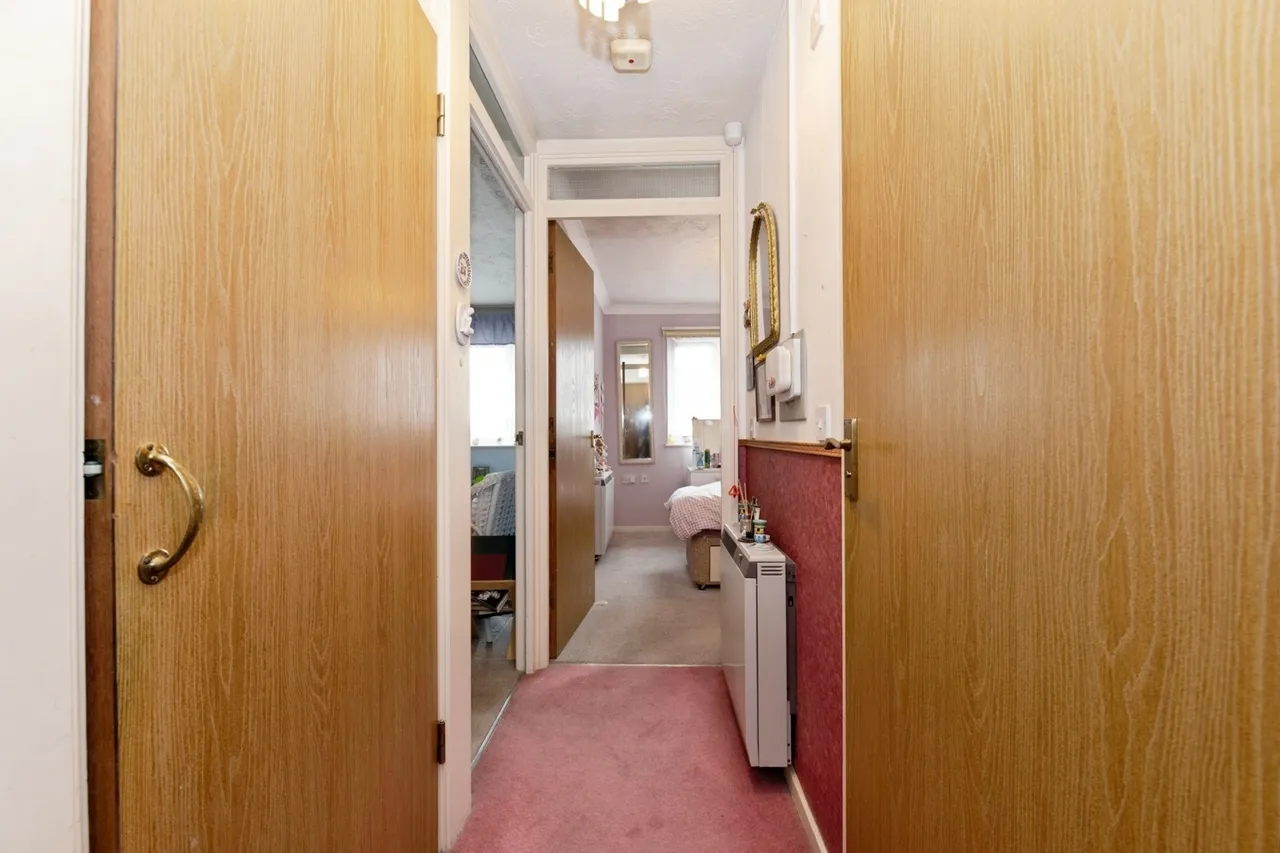 Wordsworth Drive, Cheam, SM3, photo 14