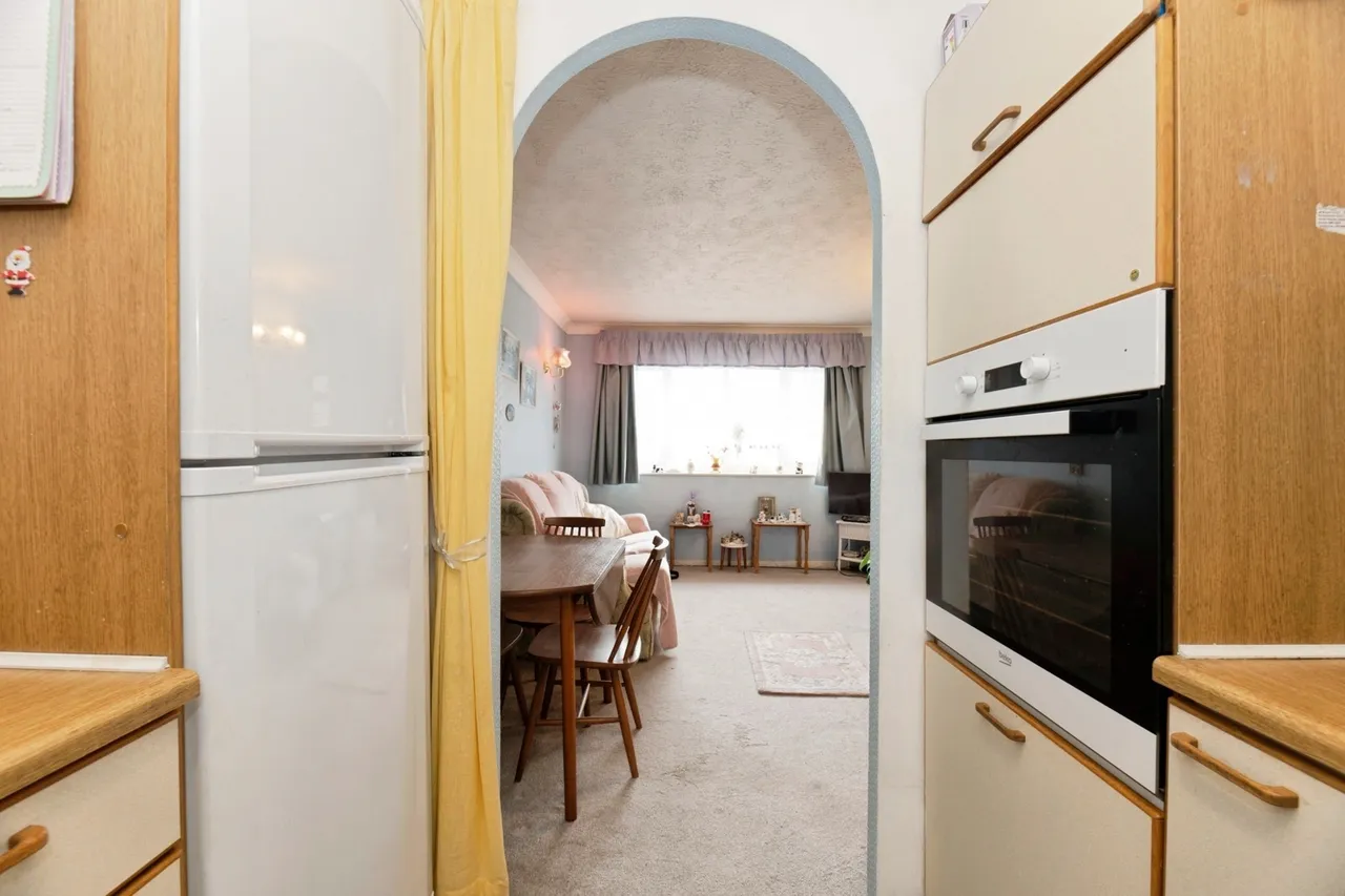Wordsworth Drive, Cheam, SM3, photo 10