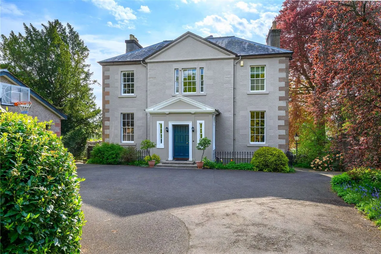 5 bed house for sale — Earnoch, Main Street, Perth, PH2 7HB