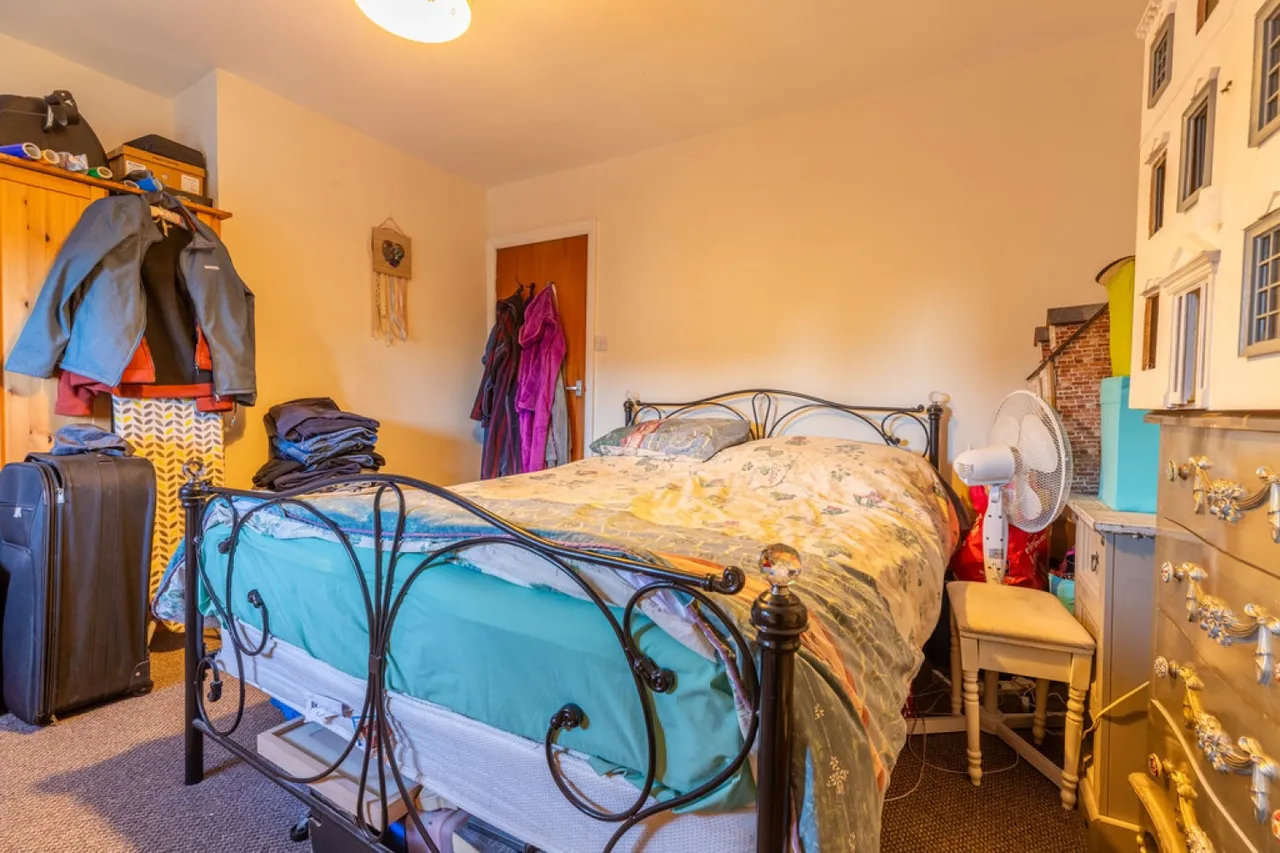 Rochdale Road, Shaw, OL2 7HS, photo 11