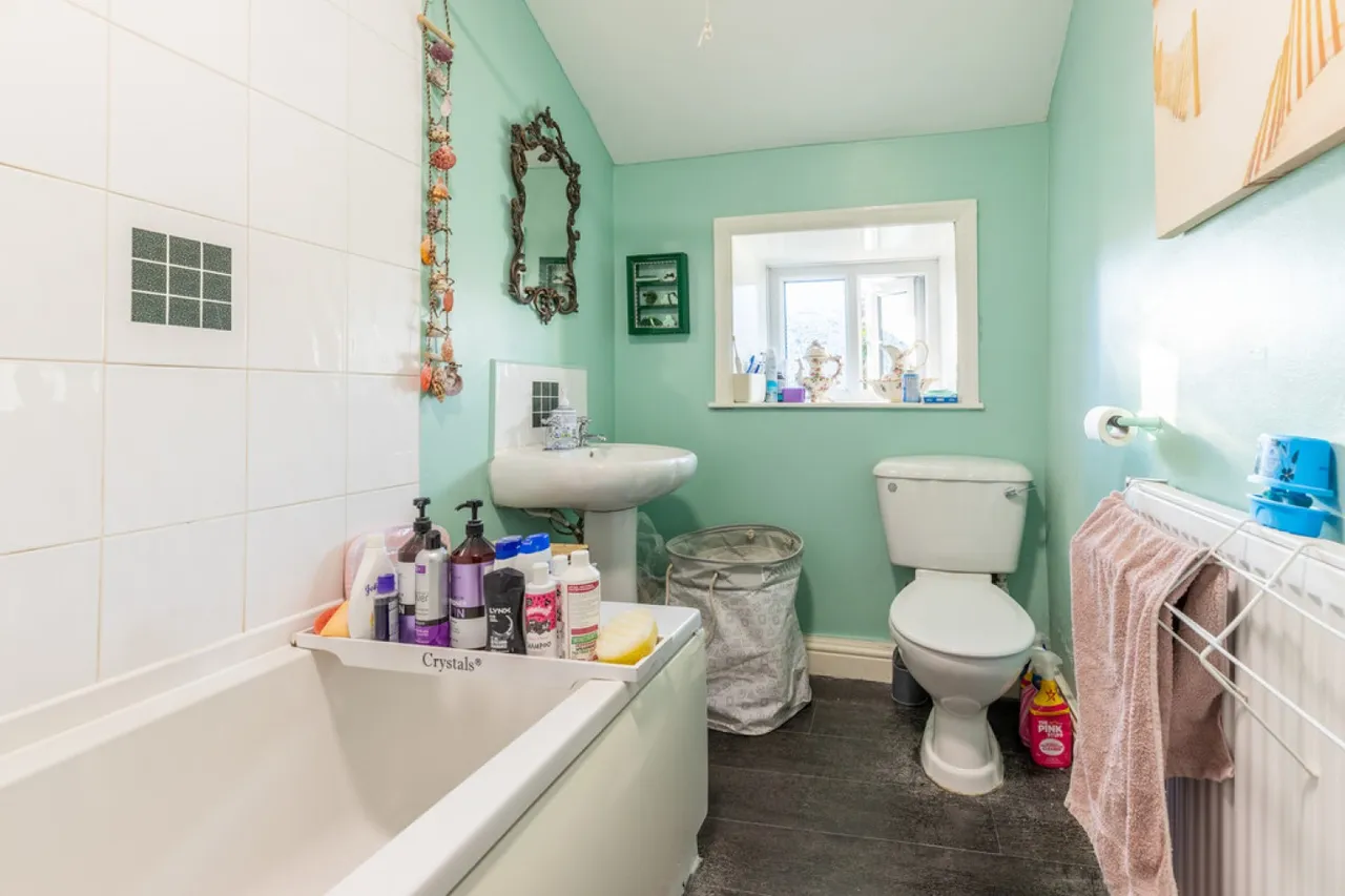 Rochdale Road, Shaw, OL2 7HS, photo 7
