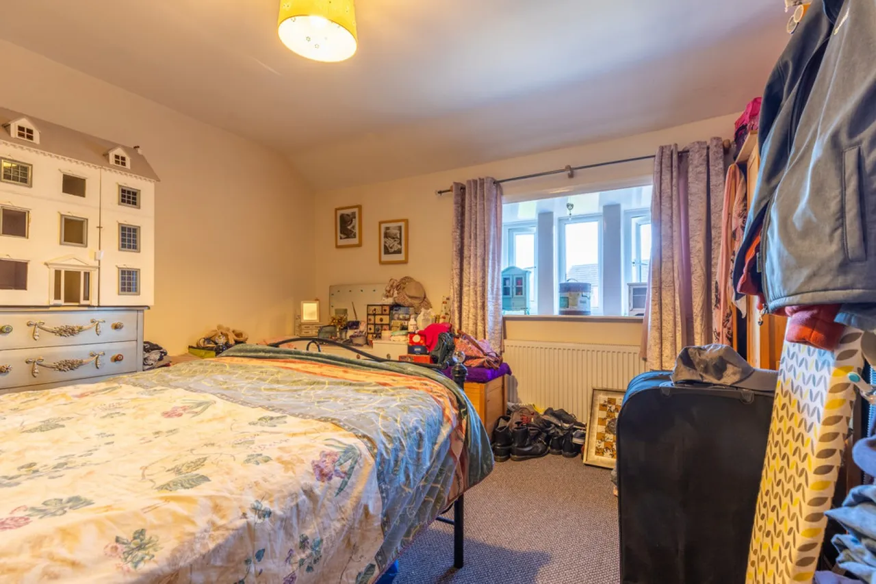 Rochdale Road, Shaw, OL2 7HS, photo 9
