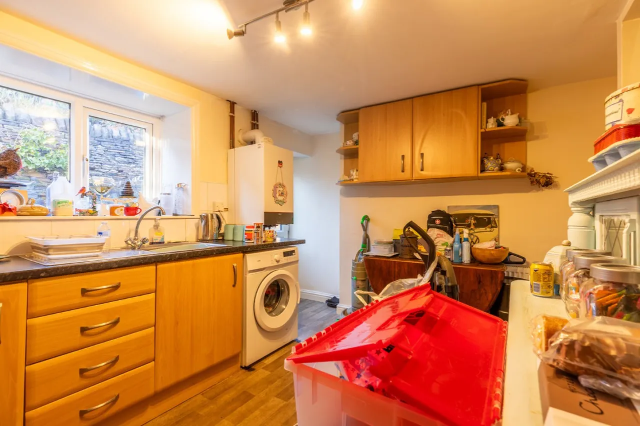 Rochdale Road, Shaw, OL2 7HS, photo 5
