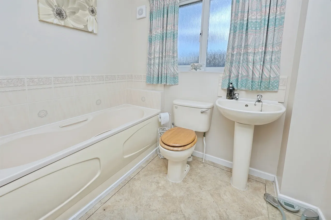 Mallow Way, Wymondham, NR18, photo 13
