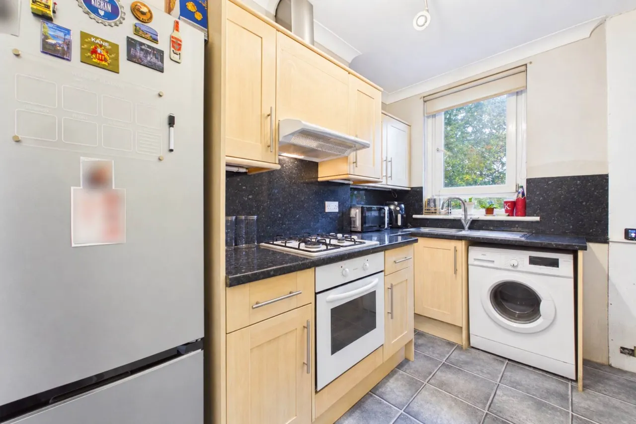 Bellshill Road, Motherwell, photo 5