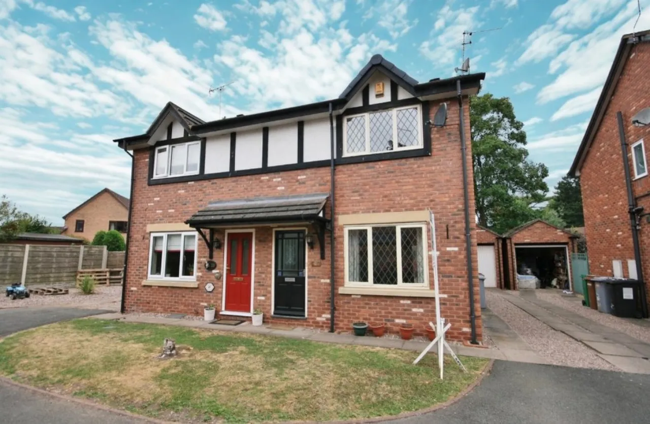3 bed house to rent — Birchwood Drive, Nantwich
