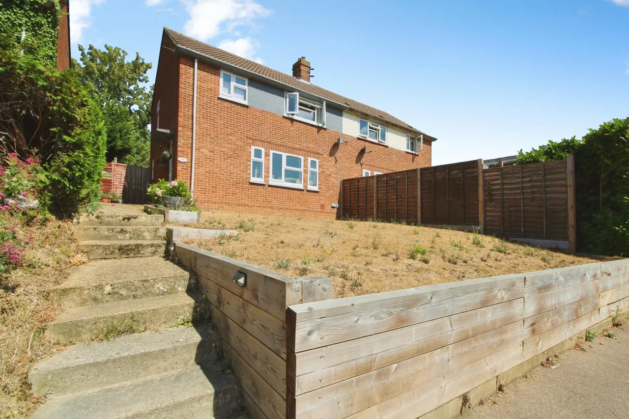 3 bed house for sale, Tudor Road, Sudbury, CO10