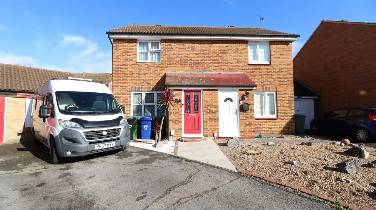 Curling Lane, Grays, Essex, RM17 5JB, photo 3