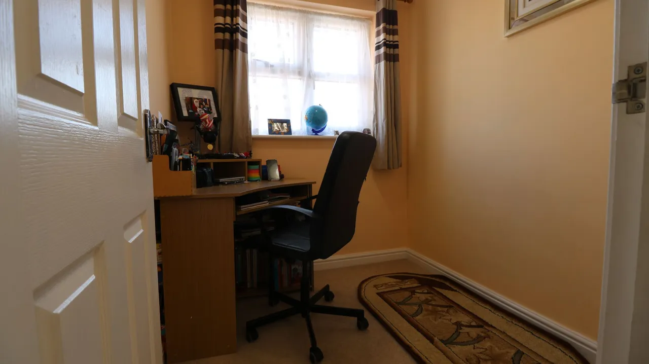 Curling Lane, Grays, Essex, RM17 5JB, photo 15