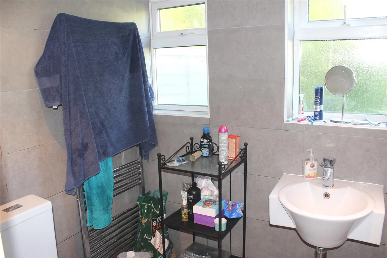 Egham Hill, Egham, Surrey, TW20 0BG, photo 15
