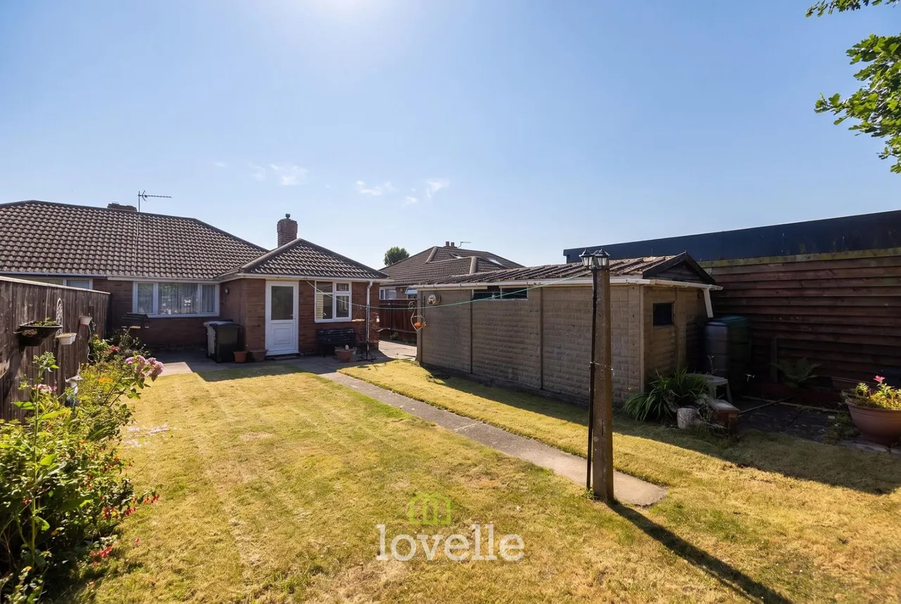 Holton Mount, Holton-Le-Clay, DN36, photo 2