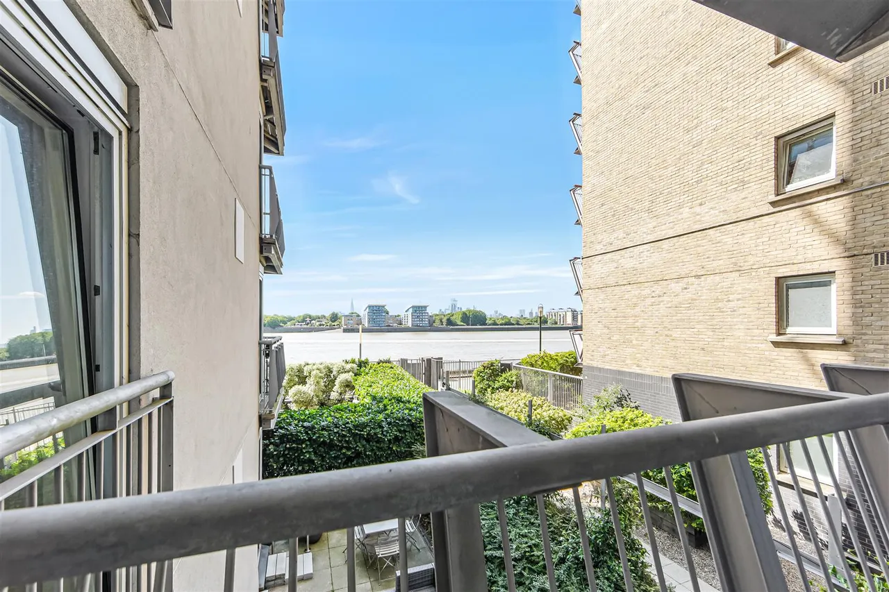 Seacon Tower, Seacon Wharf, Hutchings Street, London, E14 8JX, photo 3