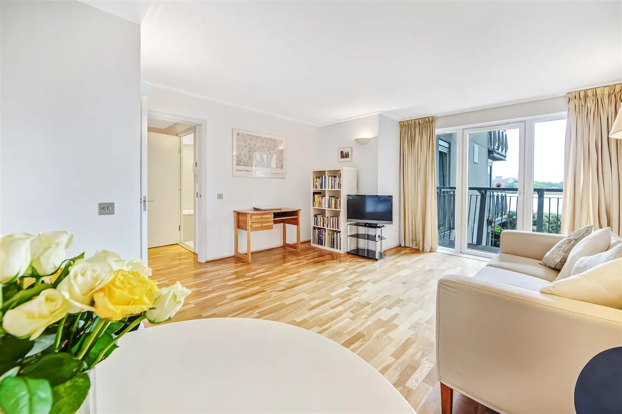 Seacon Tower, Seacon Wharf, Hutchings Street, London, E14 8JX, photo 2