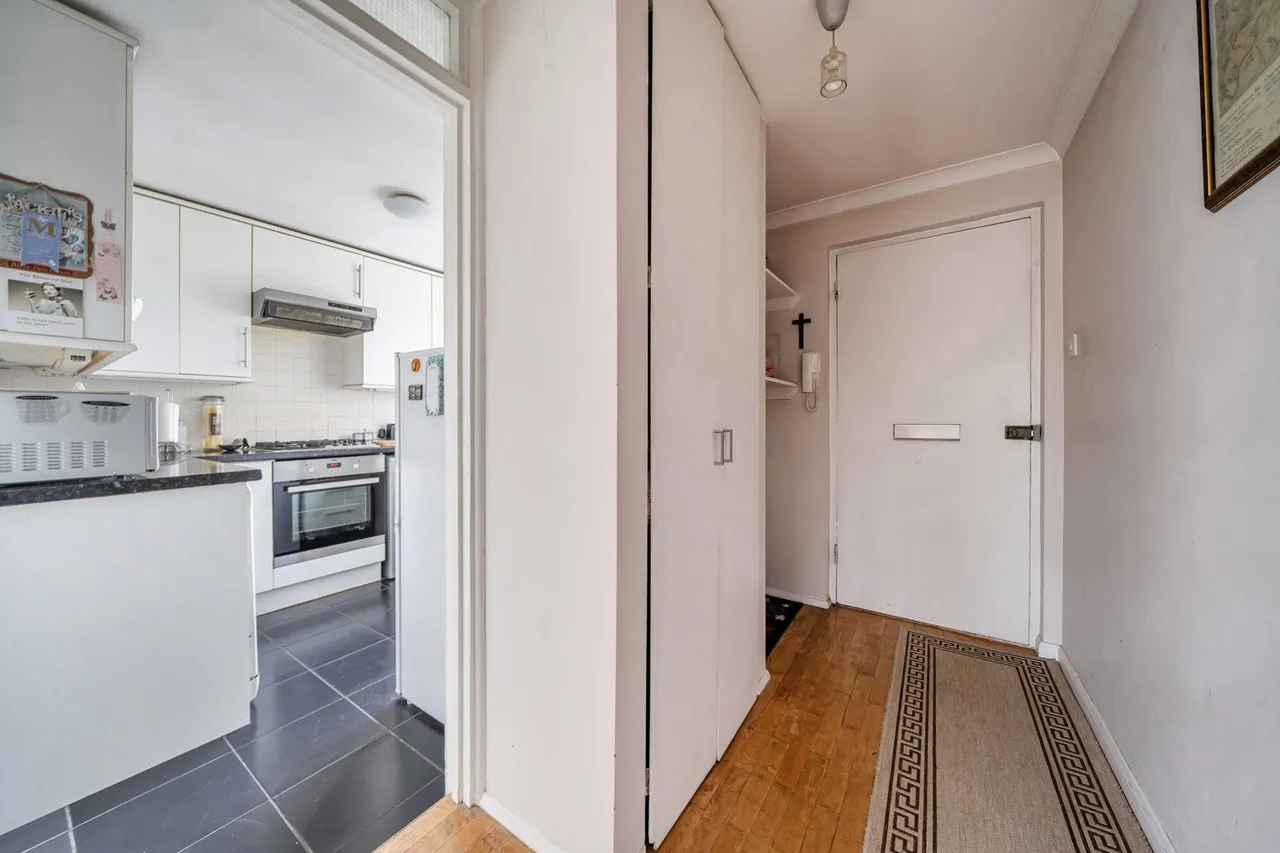 Wisteria Road, SE13, photo 9
