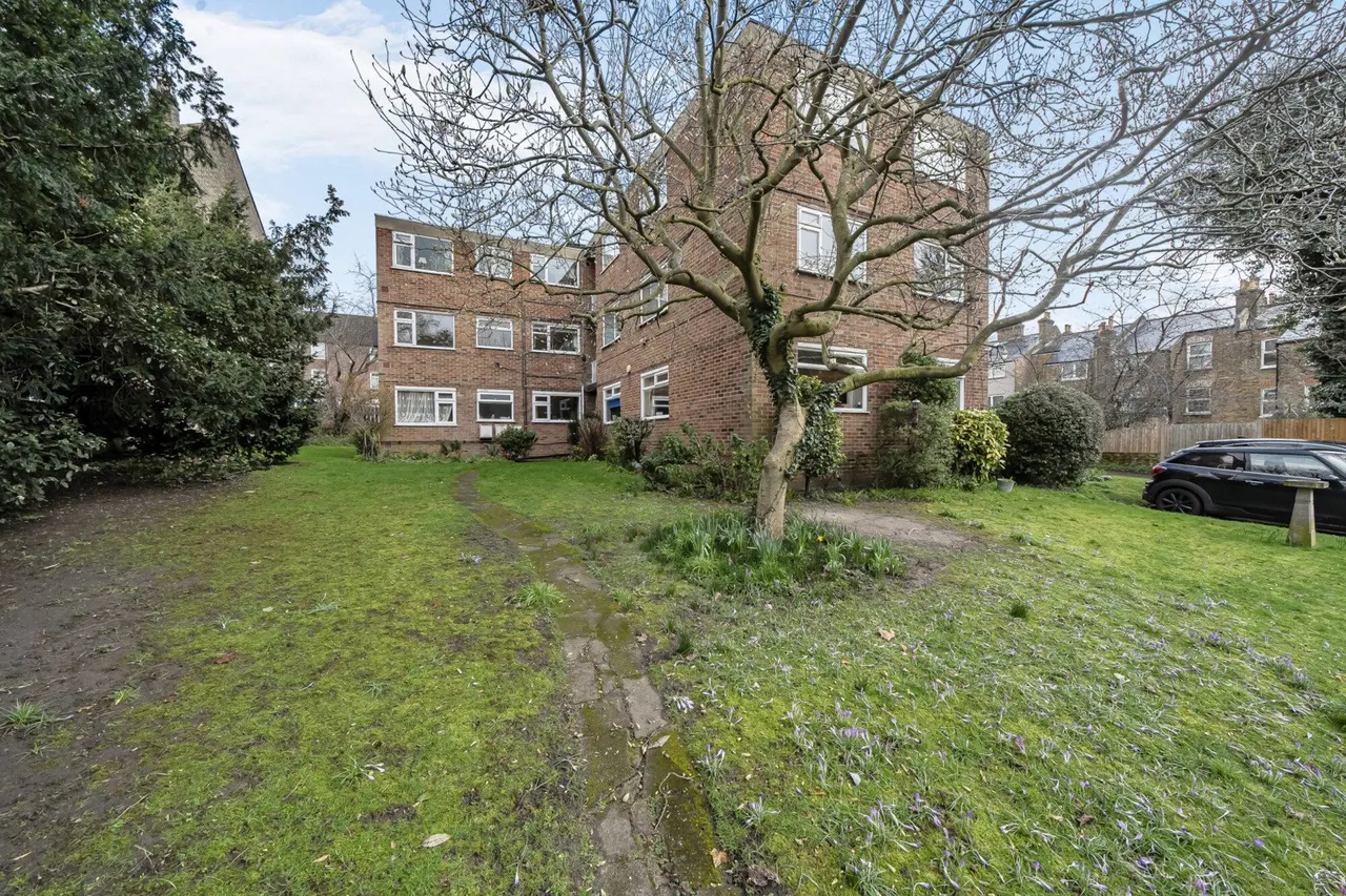 Wisteria Road, SE13, photo 15