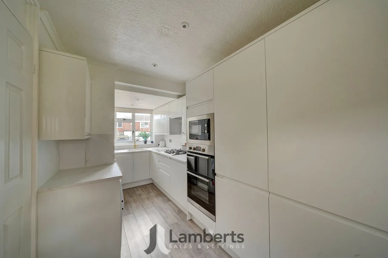 55 Langley Close, Redditch, photo 3