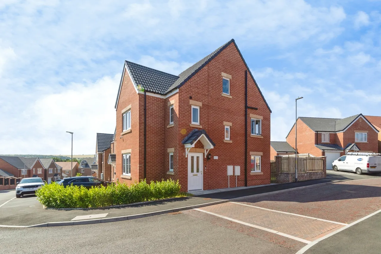 4 bed house for sale — Draper Close, Durham