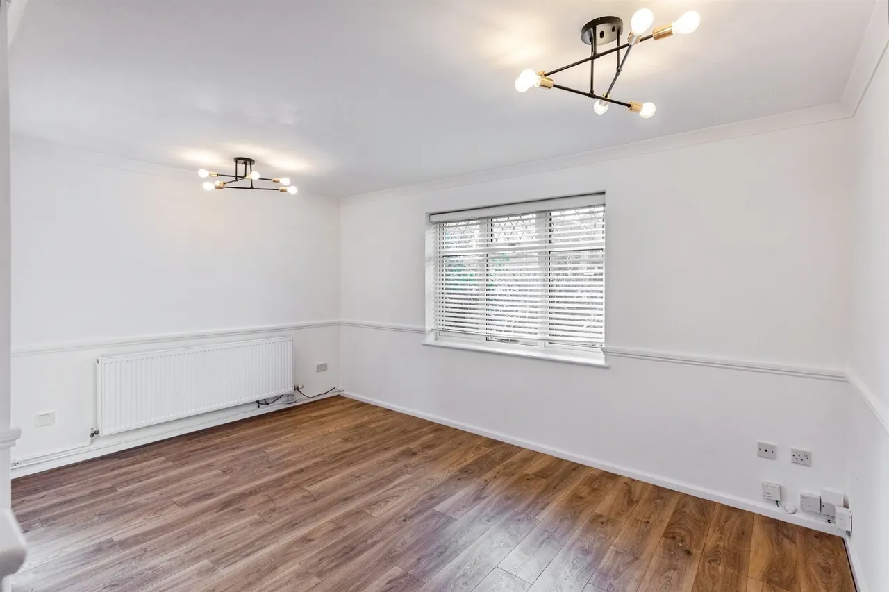 Bradfield Close, Rushden, NN10, photo 2