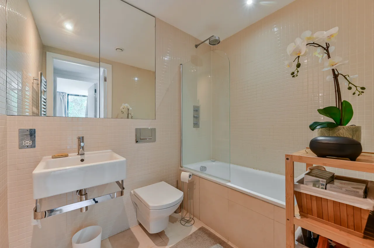 8 The Angell, 1 Larkhall Lane, London, photo 9