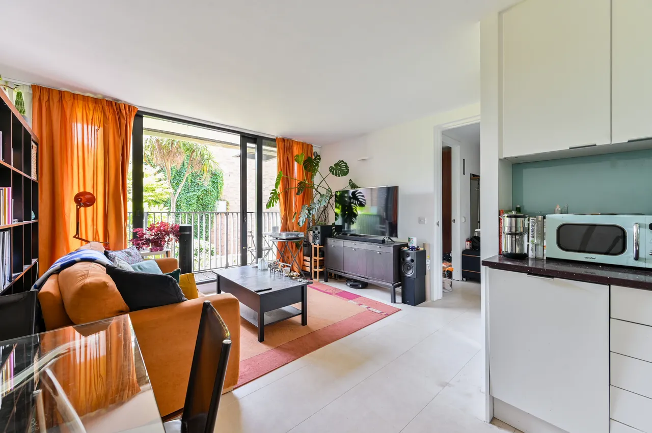 8 The Angell, 1 Larkhall Lane, London, photo 2