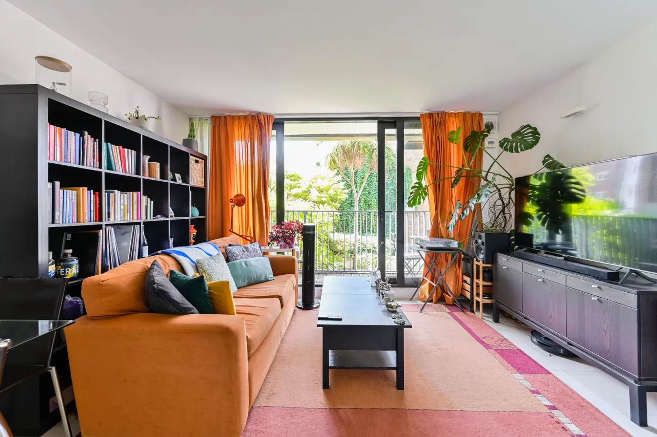 1 bed flat for sale — 8 The Angell, 1 Larkhall Lane, London