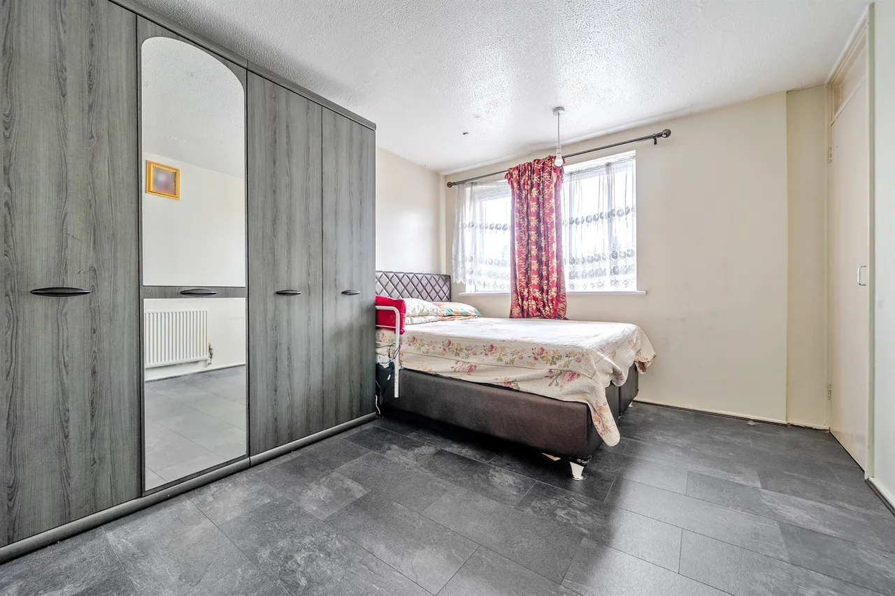 The Sandlings, London, N22, photo 2