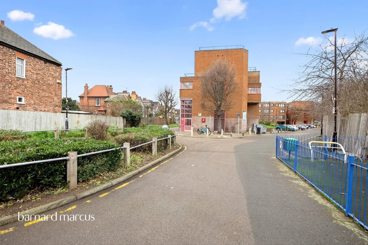 The Sandlings, London, N22, photo 6