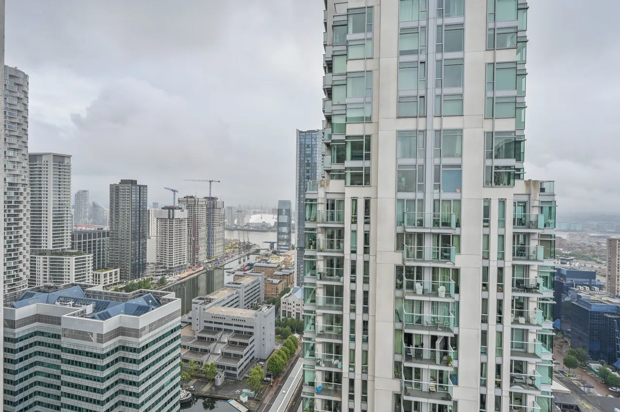 Flat 3702, 1 Pan Peninsula Square, London, photo 10
