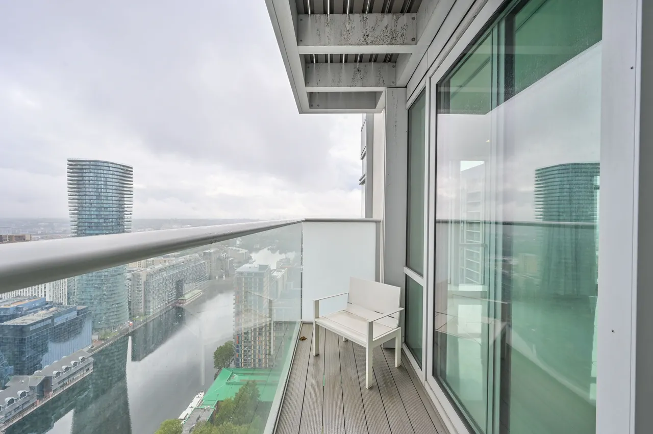 Flat 3702, 1 Pan Peninsula Square, London, photo 4