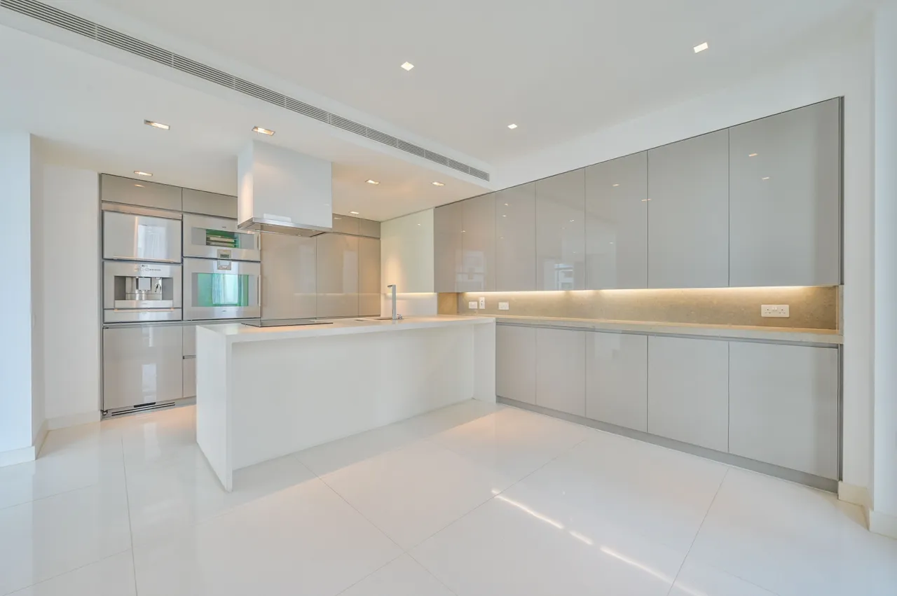 Flat 3702, 1 Pan Peninsula Square, London, photo 2