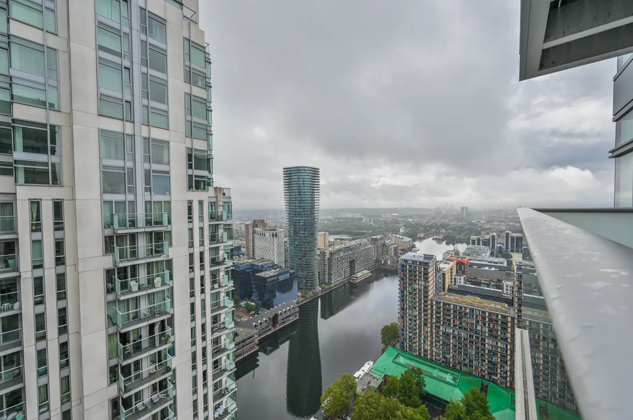 Flat 3702, 1 Pan Peninsula Square, London, photo 9