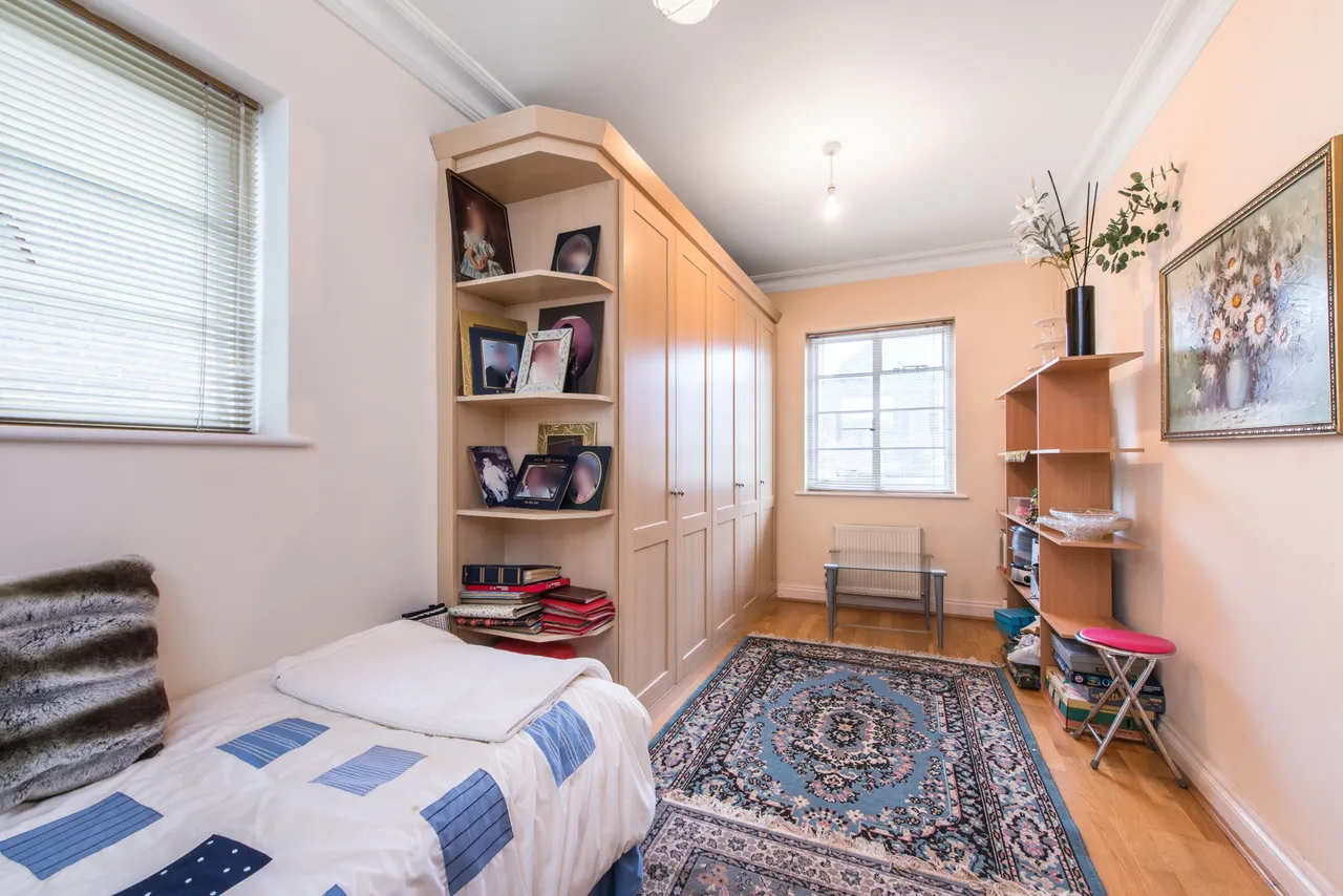 24 Church Mount, London, photo 10