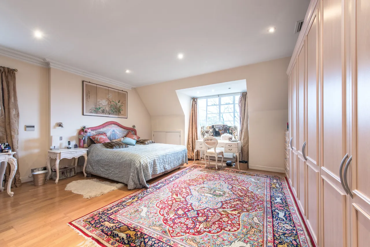 24 Church Mount, London, photo 11