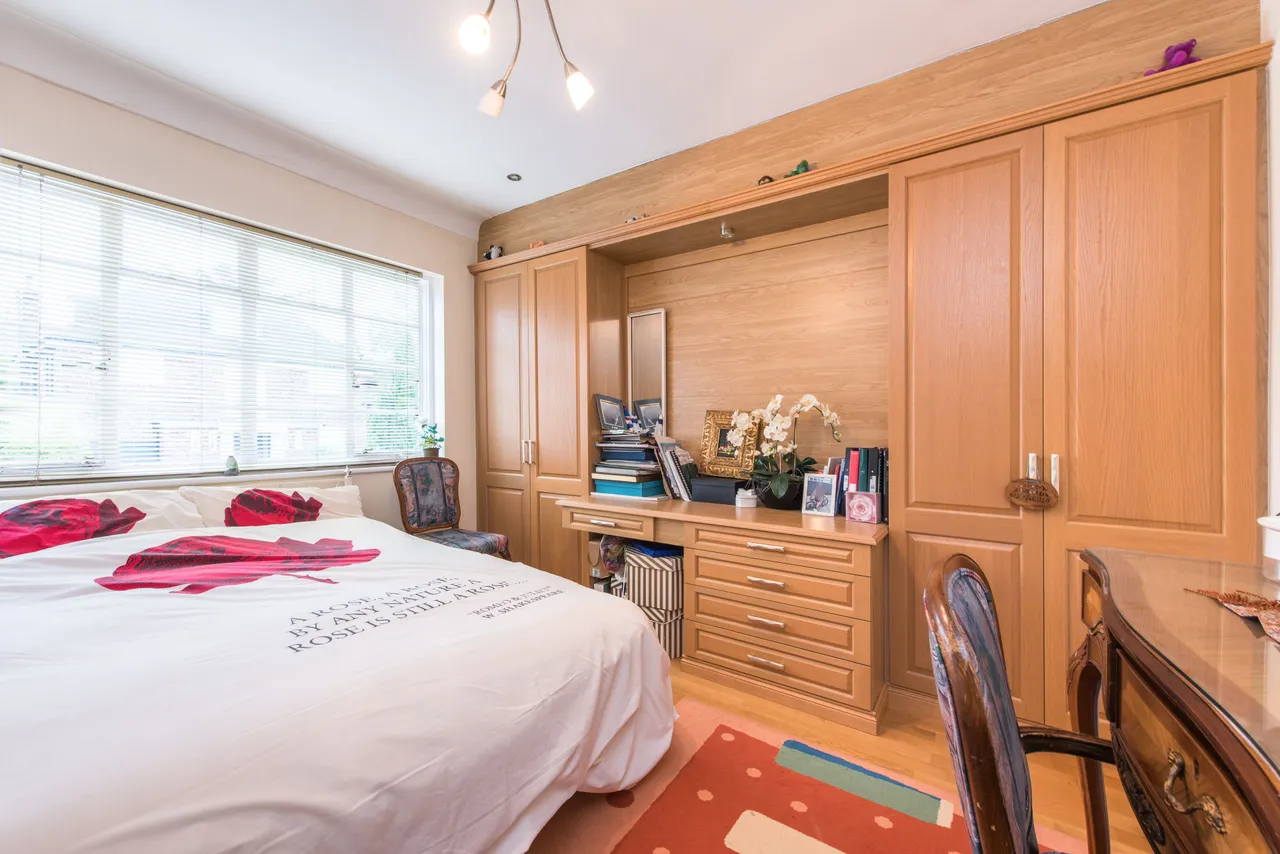 24 Church Mount, London, photo 9