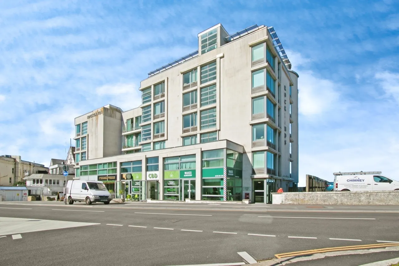 2 bed flat for sale, Narrowcliff, Newquay, TR7