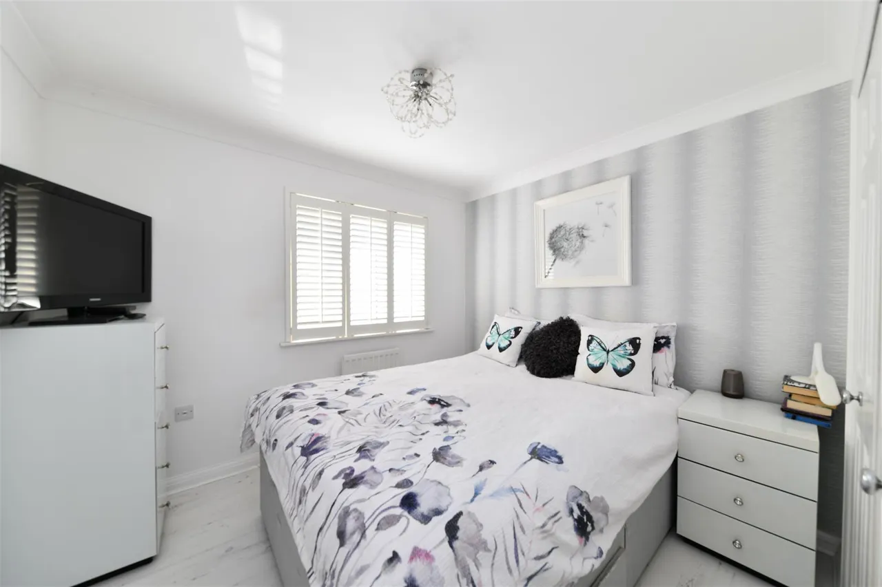 Cotswold Drive, Stevenage, Herts, SG1 6GT, photo 5
