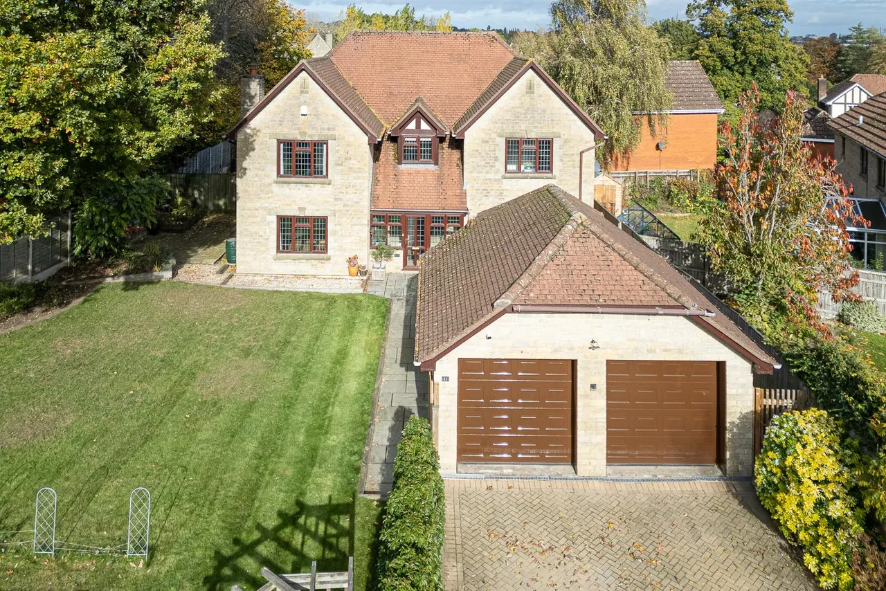 Erleigh Drive, Chippenham, photo 23
