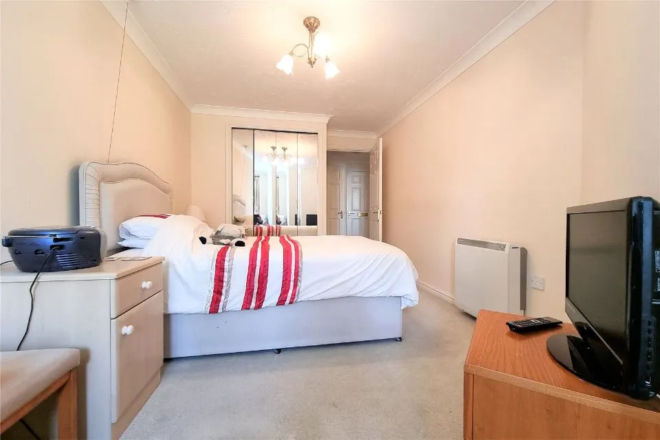Wilmot Court, 76-84 Victoria Road, Farnborough, GU14 7NS, photo 6