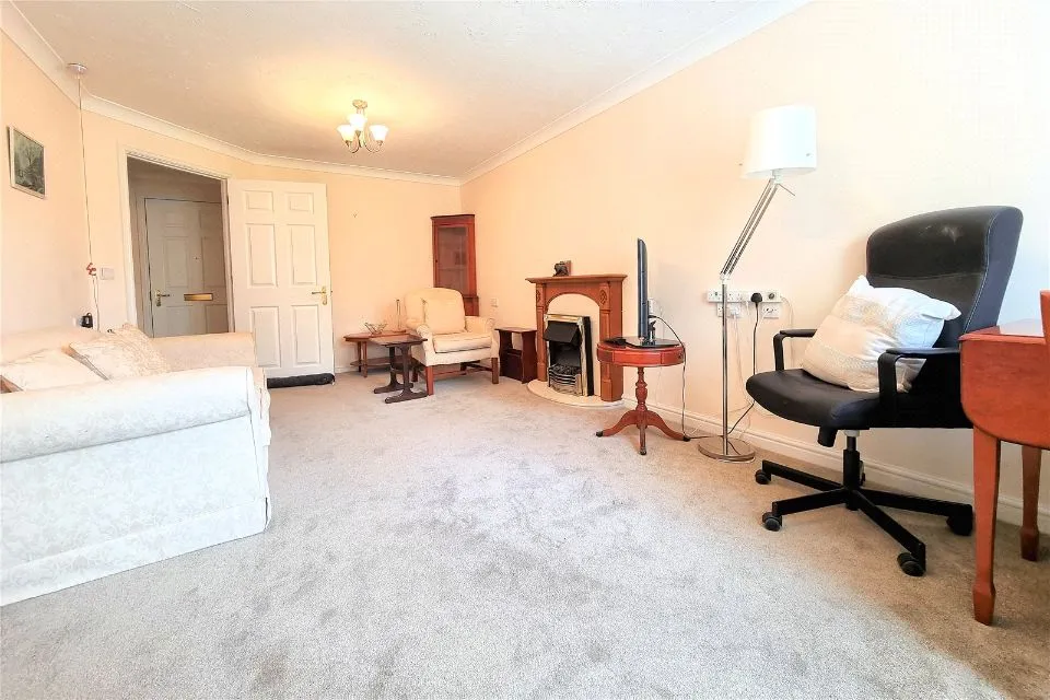 Wilmot Court, 76-84 Victoria Road, Farnborough, GU14 7NS, photo 2