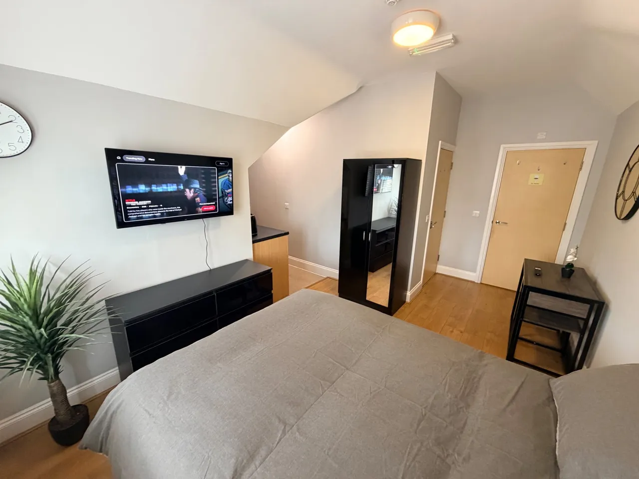 Ashdown Road, Epsom, KT17, photo 11