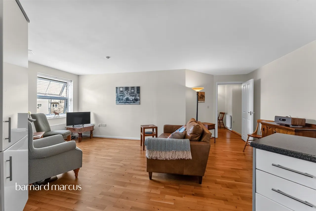 Gilson Place, Coppetts Road, London, photo 2