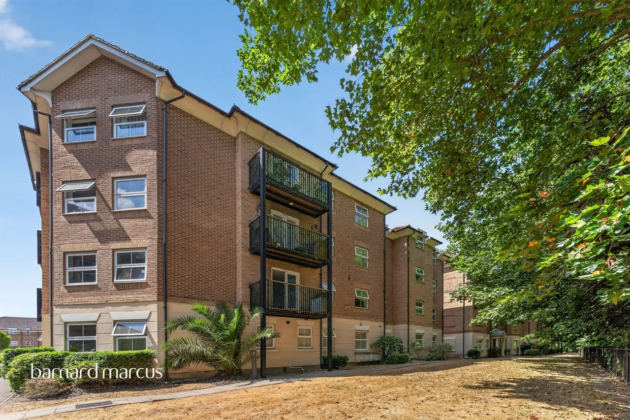 1 bed flat for sale — Gilson Place, Coppetts Road, London