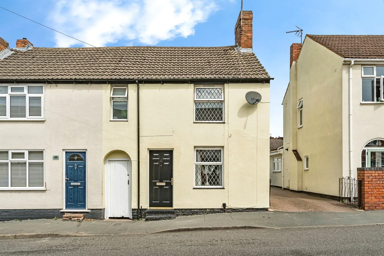 2 bed house for sale — Brook Street, Gornal Wood, Dudley