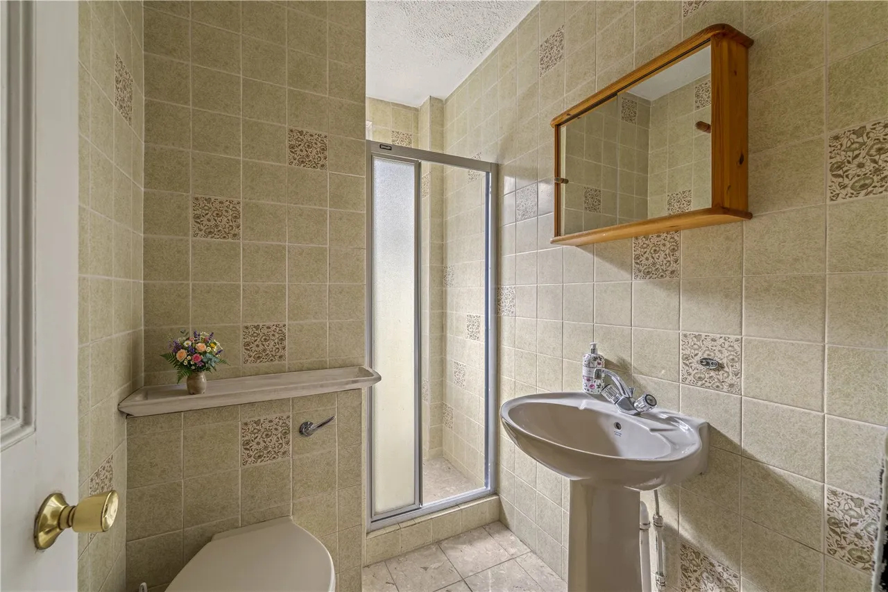 Wensleydale Road, Hampton, TW12, photo 8